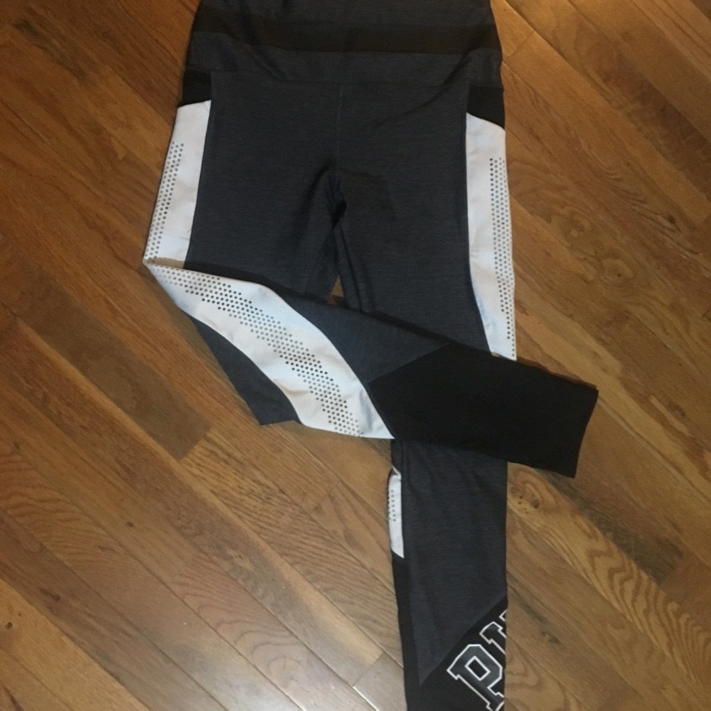 Victoria’s Secret Pink ultimate leggings